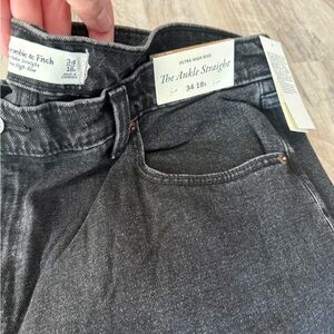 NWT Abercrombie & Fitch Ultra High Rise Ankle Straight jeans